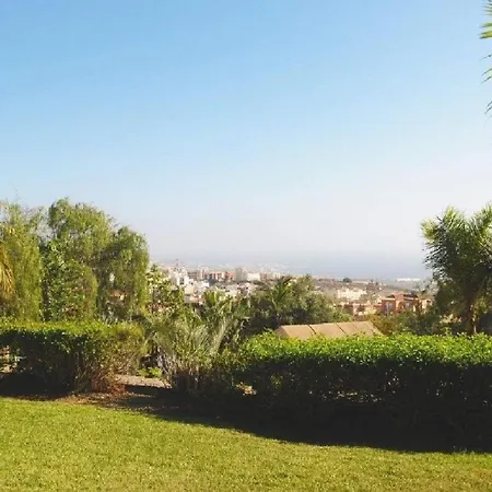 Сasa de vacaciones Agradable Viila Con Piscina